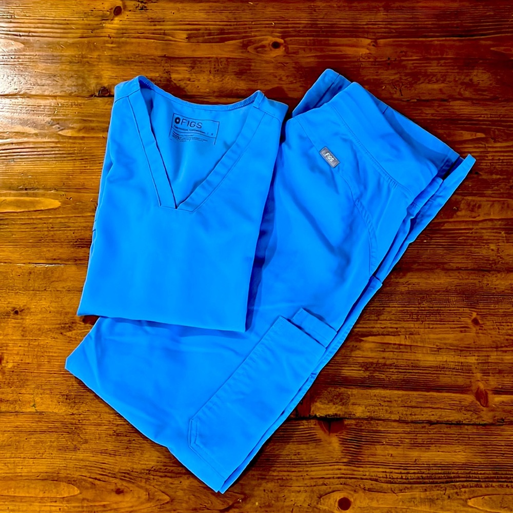 Figs scrubs set, Catarina medium top, Kade small TALL pants